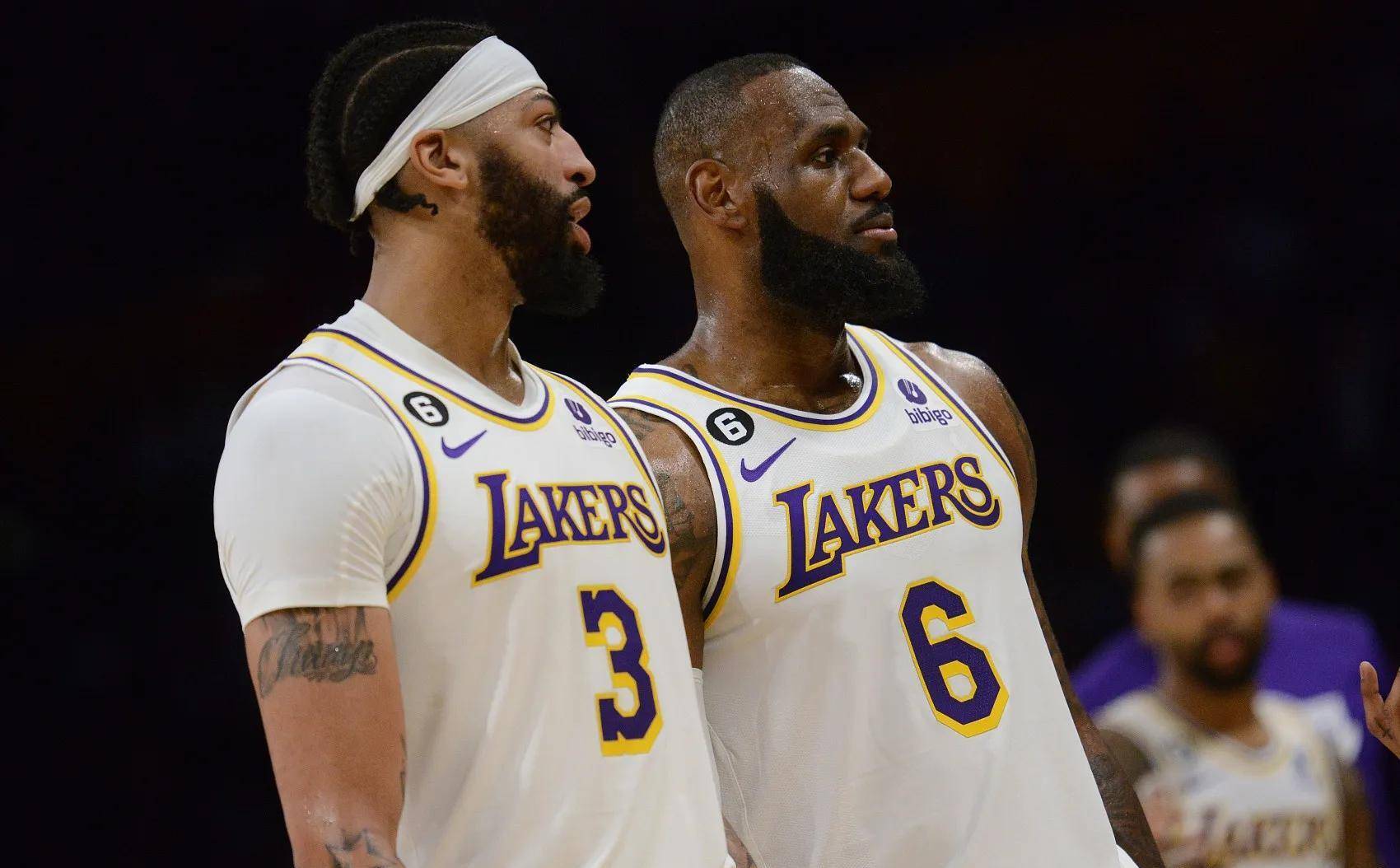 三分线外手 三分线外手