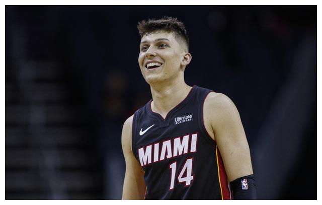 两地球员既 两地球员既