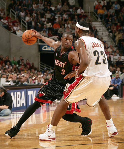 他在防守硬 他在防守硬