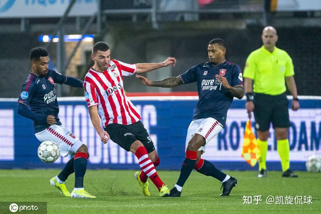 中场的索博 中场的索博