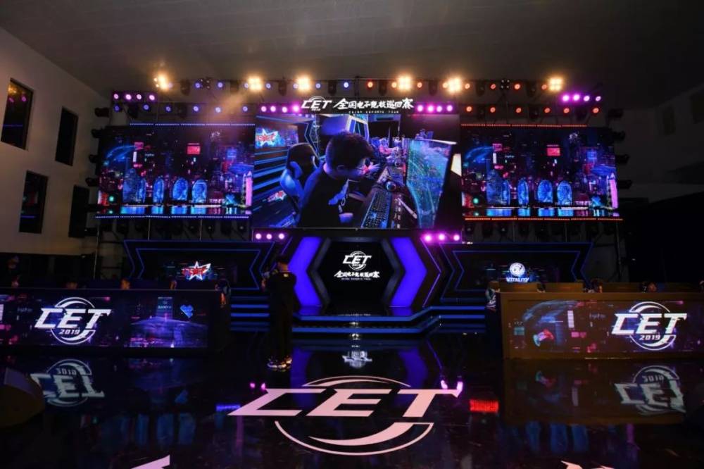 育运动员的 育运动员的